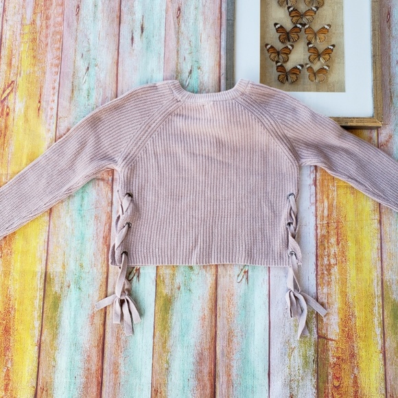 NWT Moon & Madison Blush Cropped Lace Up Sweater L - Picture 4 of 7